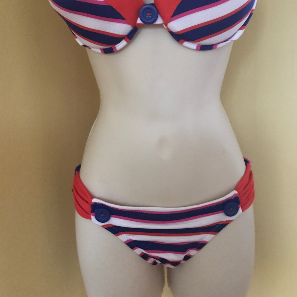 Striped bikini - Picture 4 of 5